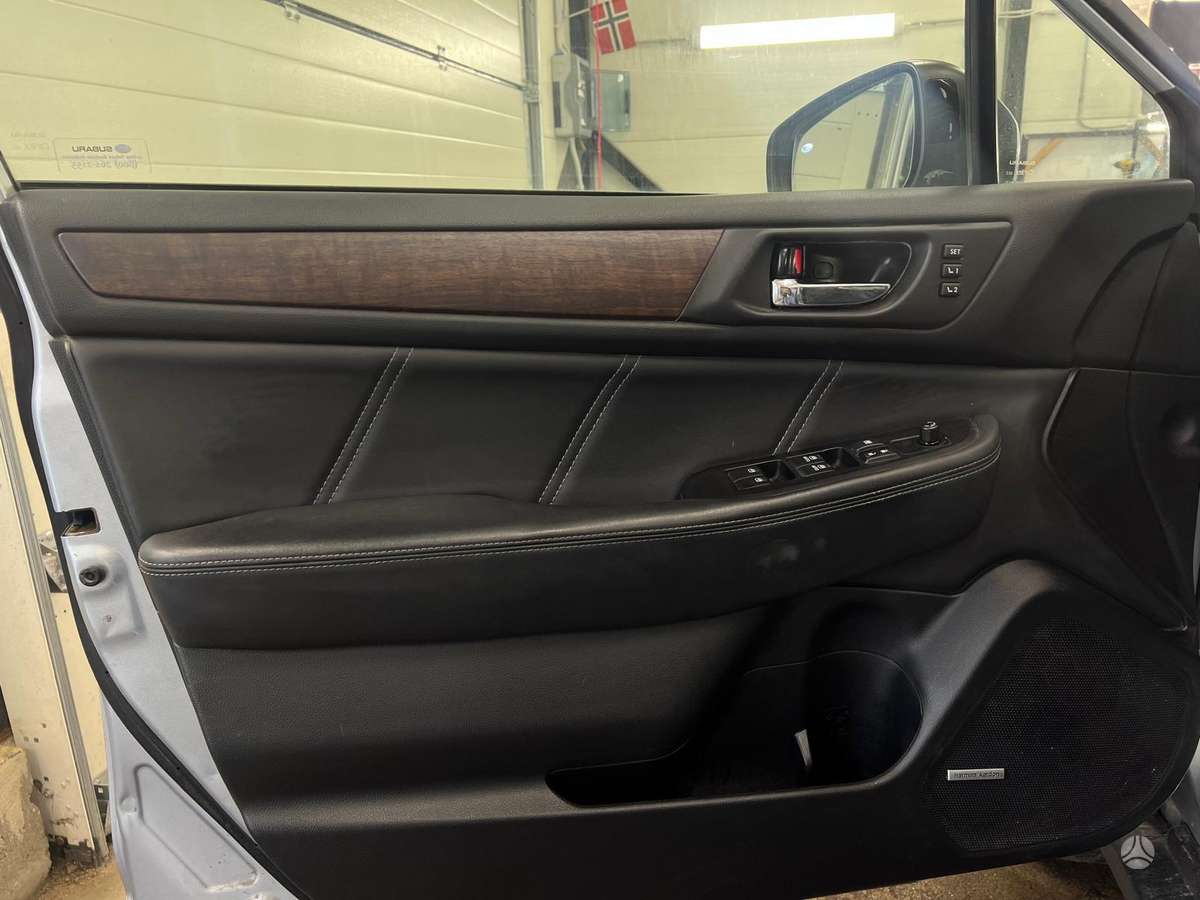 Subaru Outback, 2.5 l., off-road / crossover