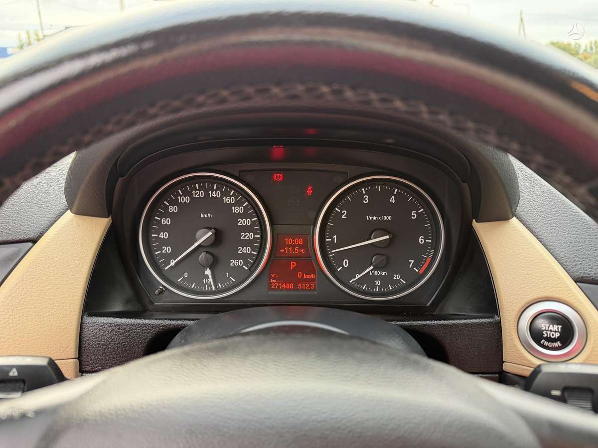 BMW X1, 2.0 l., off-road / crossover