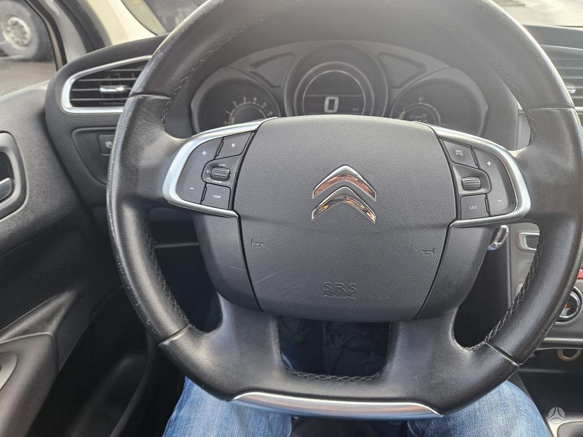 Citroen C4, 1.6 l., hatchback