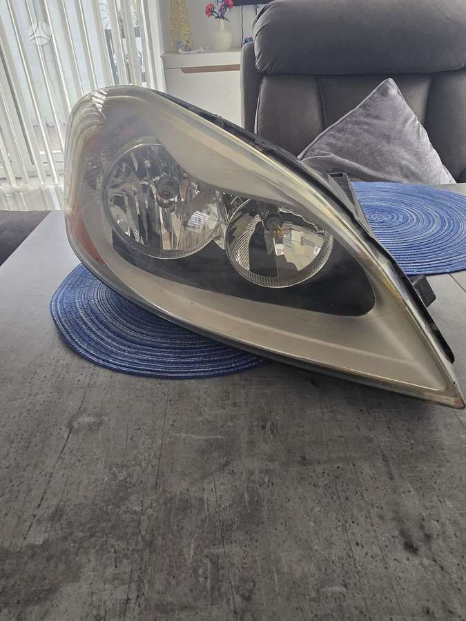 Volvo XC60 lights