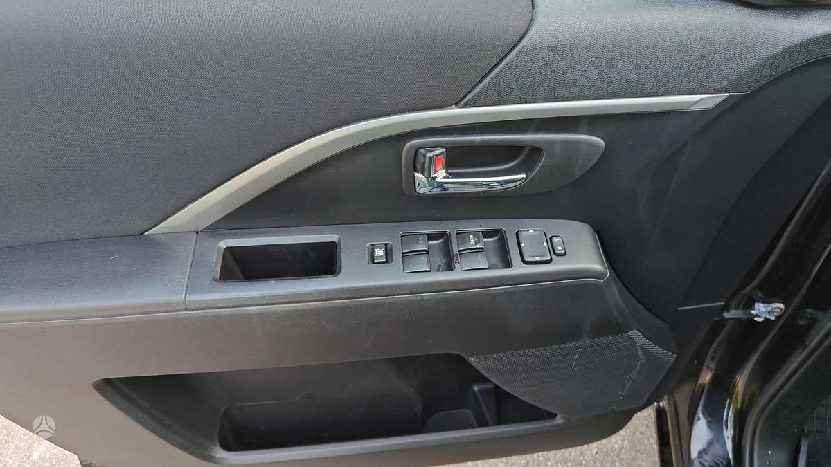 Mazda 5, 2.0 l., Минивэн