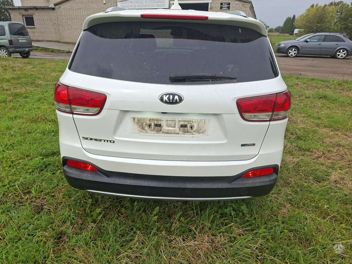 Kia Sorento dalimis. Metalynas rrr