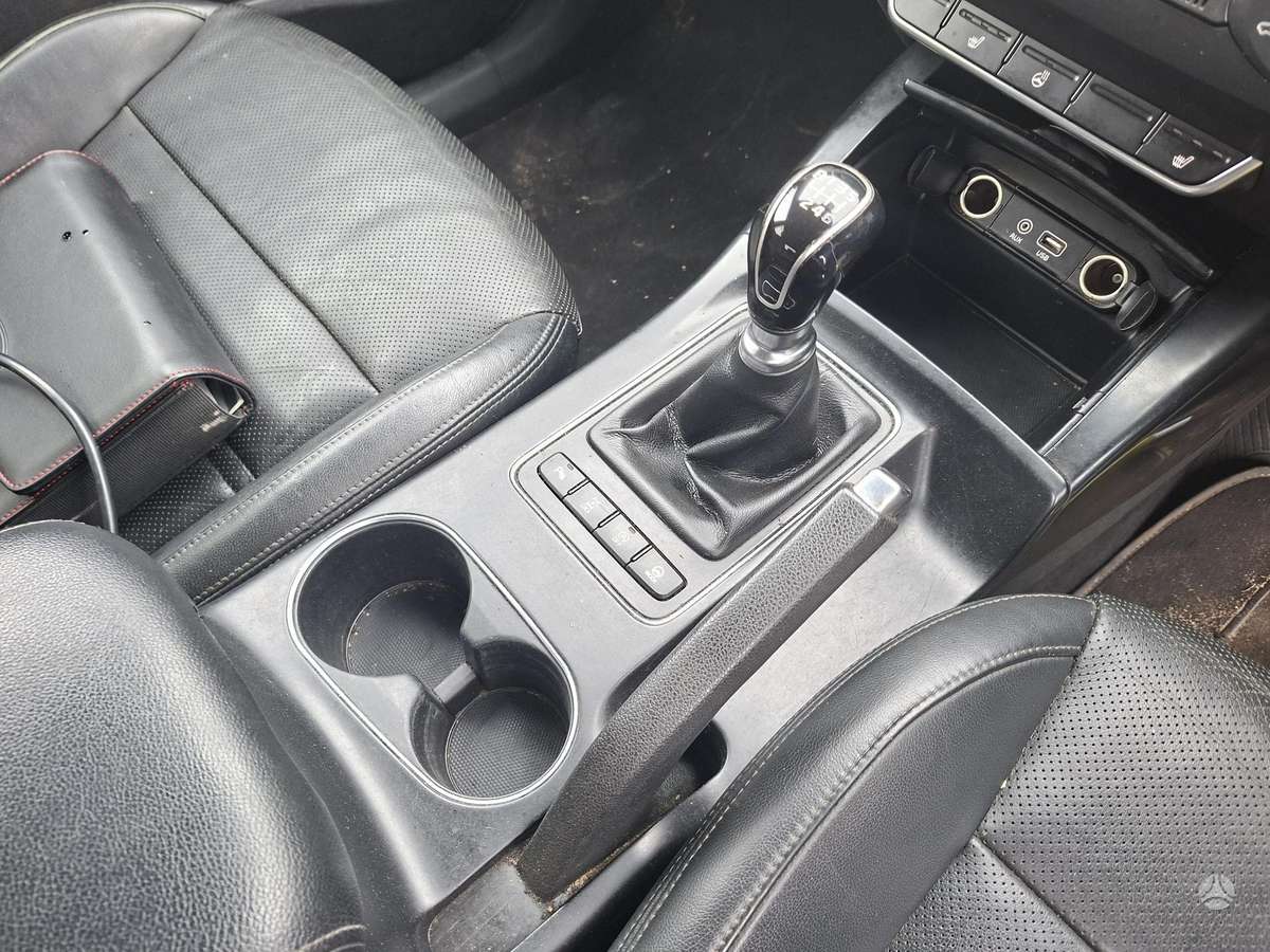 Kia Sorento dalimis. Metalynas rrr