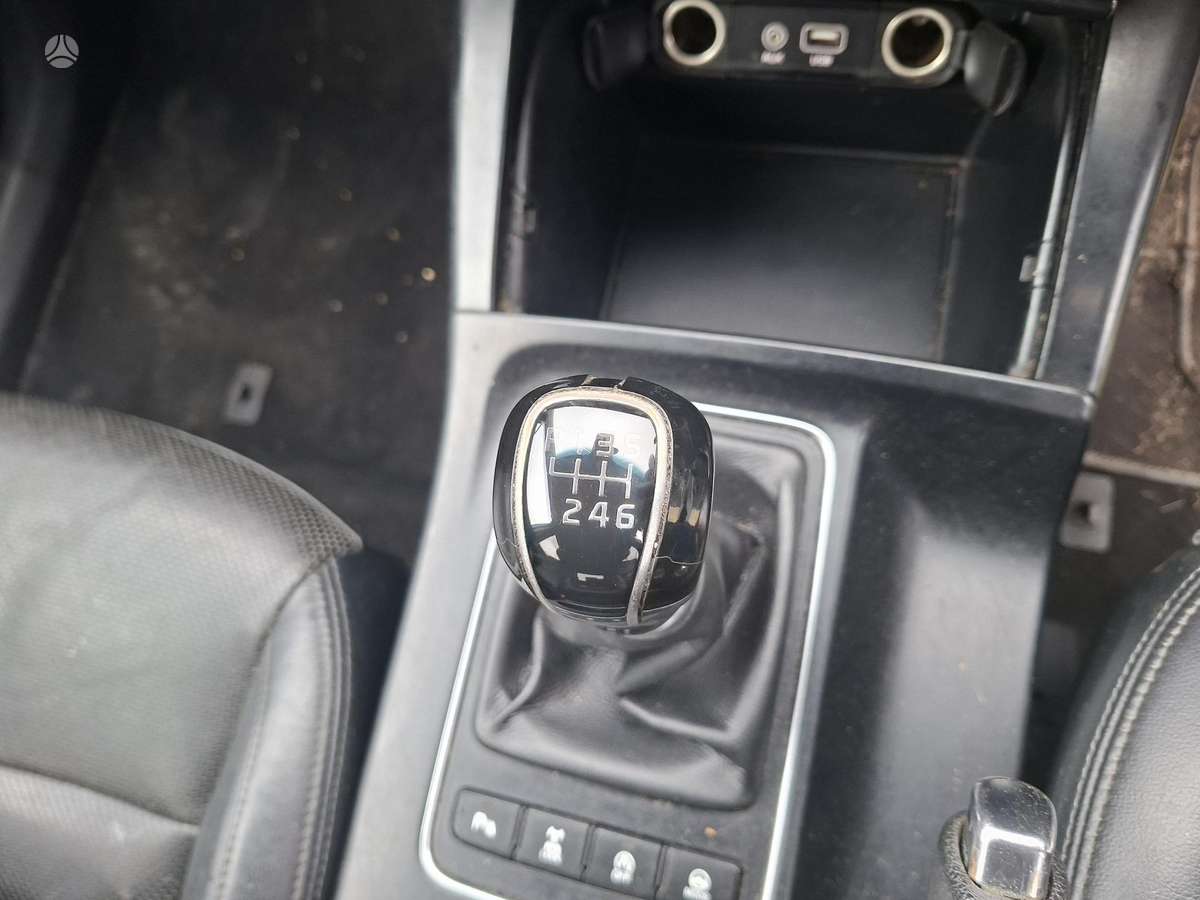 Kia Sorento dalimis. Metalynas rrr