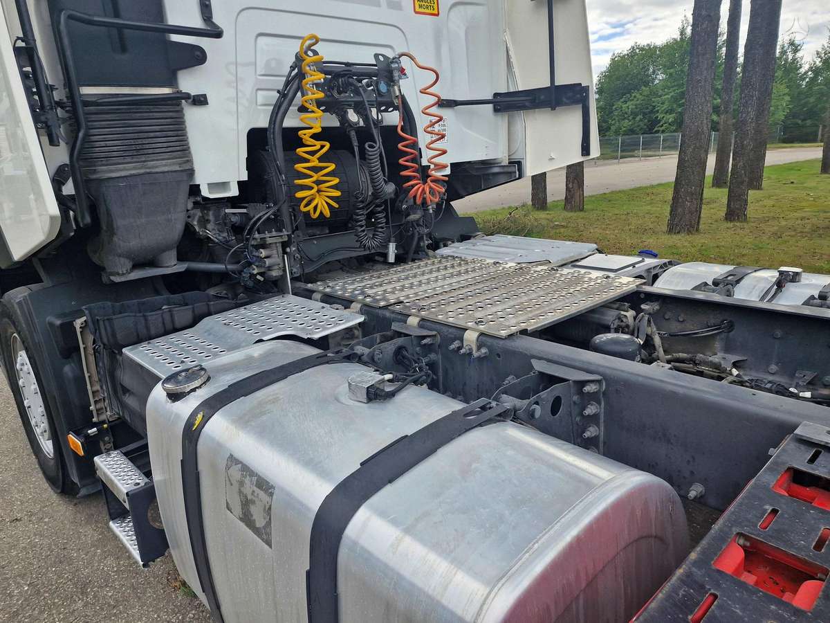 Renault T 480 VIN: ...MB.., single sleeper