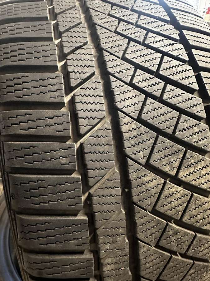 Continental, žieminės 255/35 R19