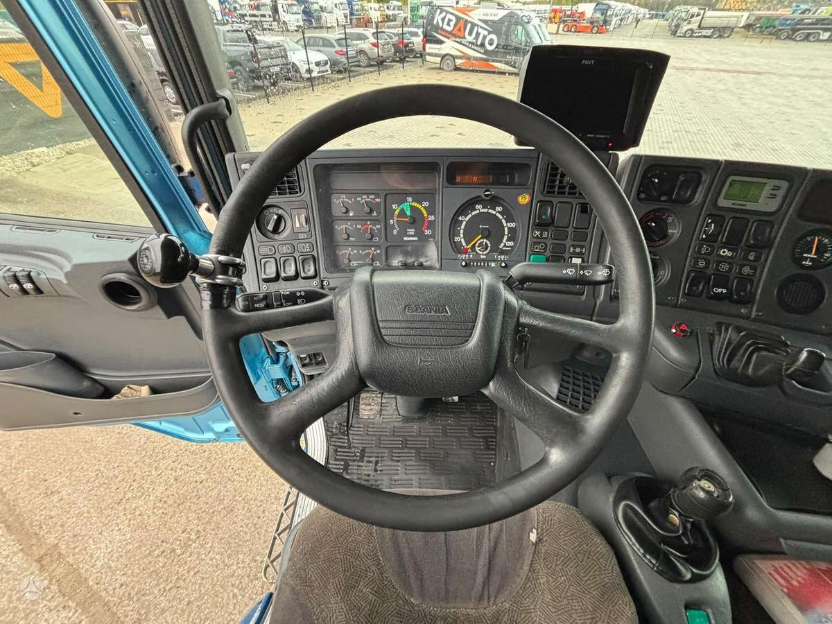Scania R 124 470 8x2*6, с краном