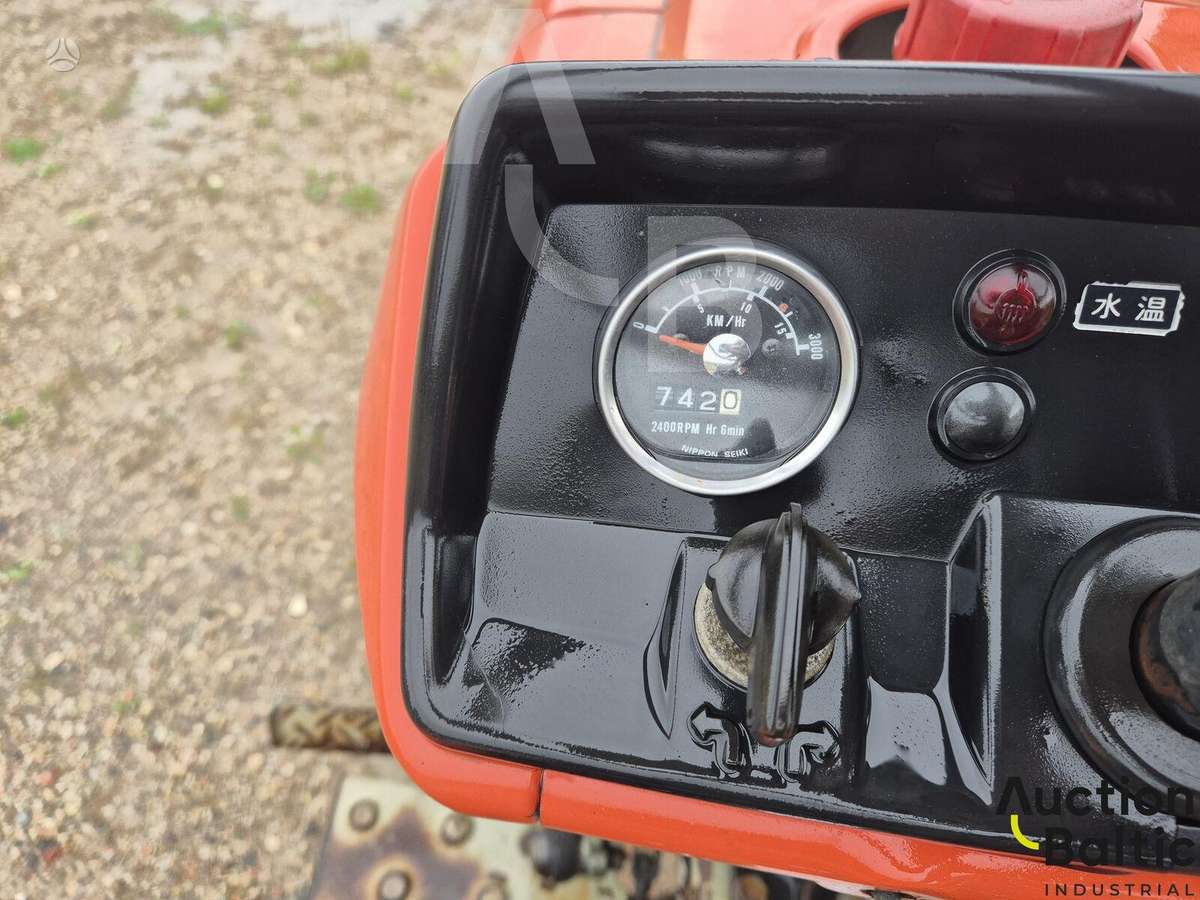 Yanmar YM 1401 D, traktoriai