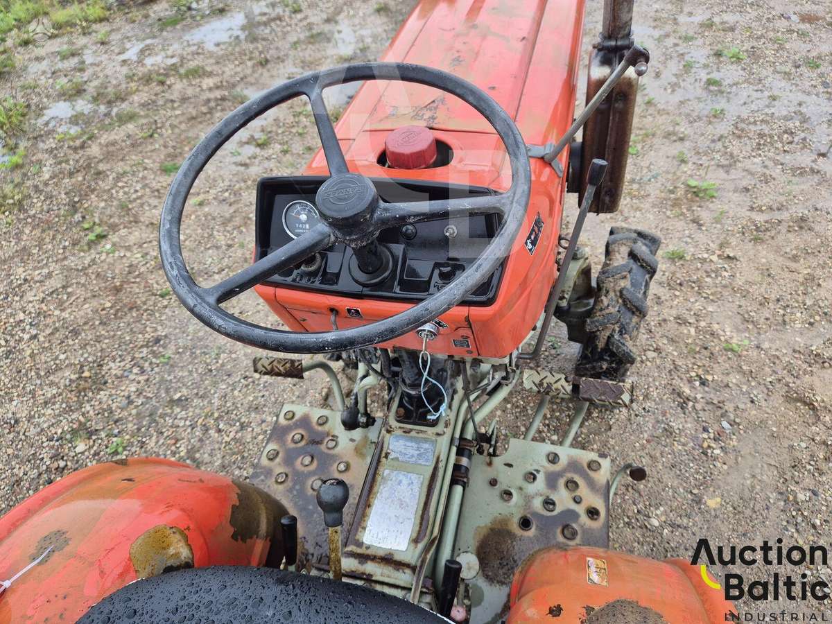 Yanmar YM 1401 D, traktoriai