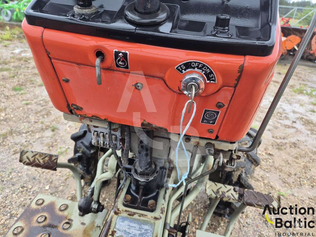 Yanmar YM 1401 D, traktoriai