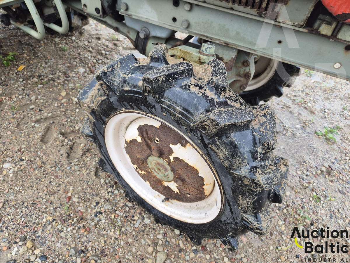 Yanmar YM 1401 D, traktoriai