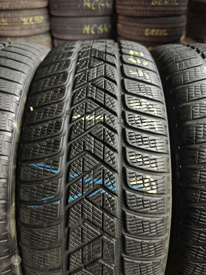 Pirelli SKORPION, žieminės 235/55 R19