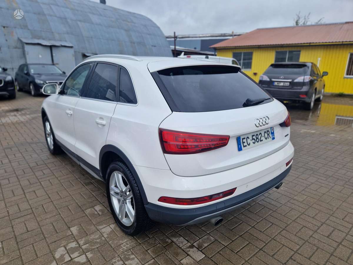 Audi Q3, 2.0 l., off-road / crossover