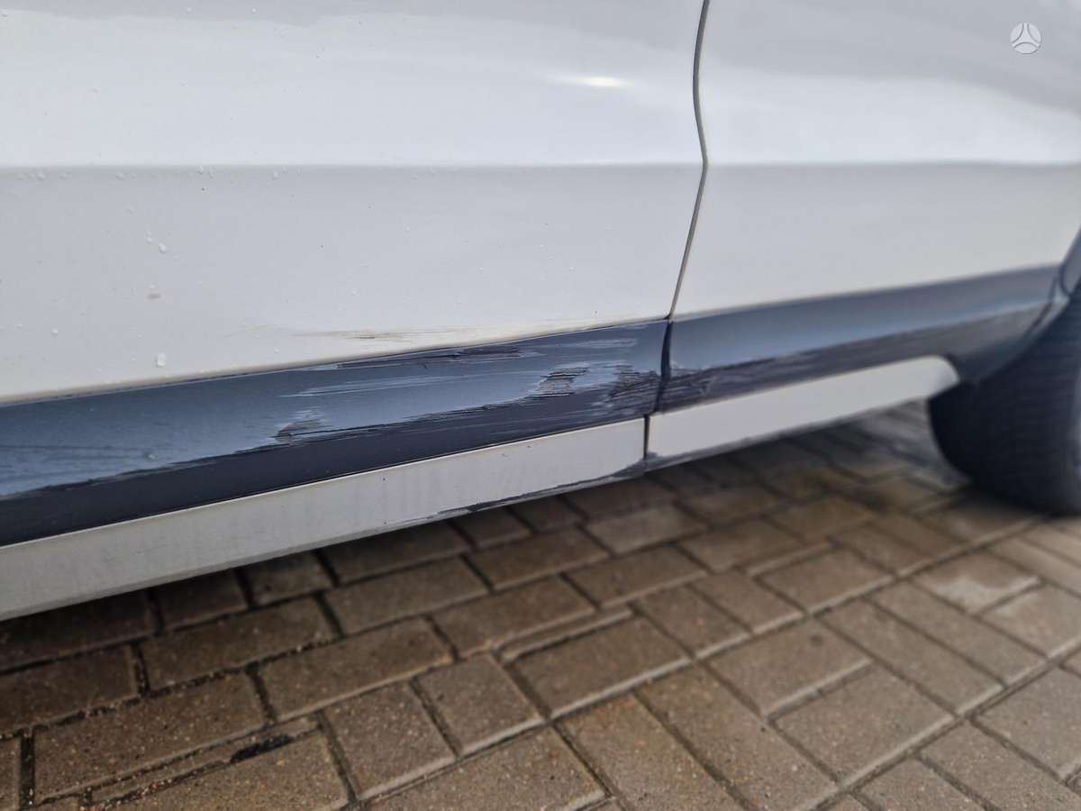 Audi Q3, 2.0 l., off-road / crossover