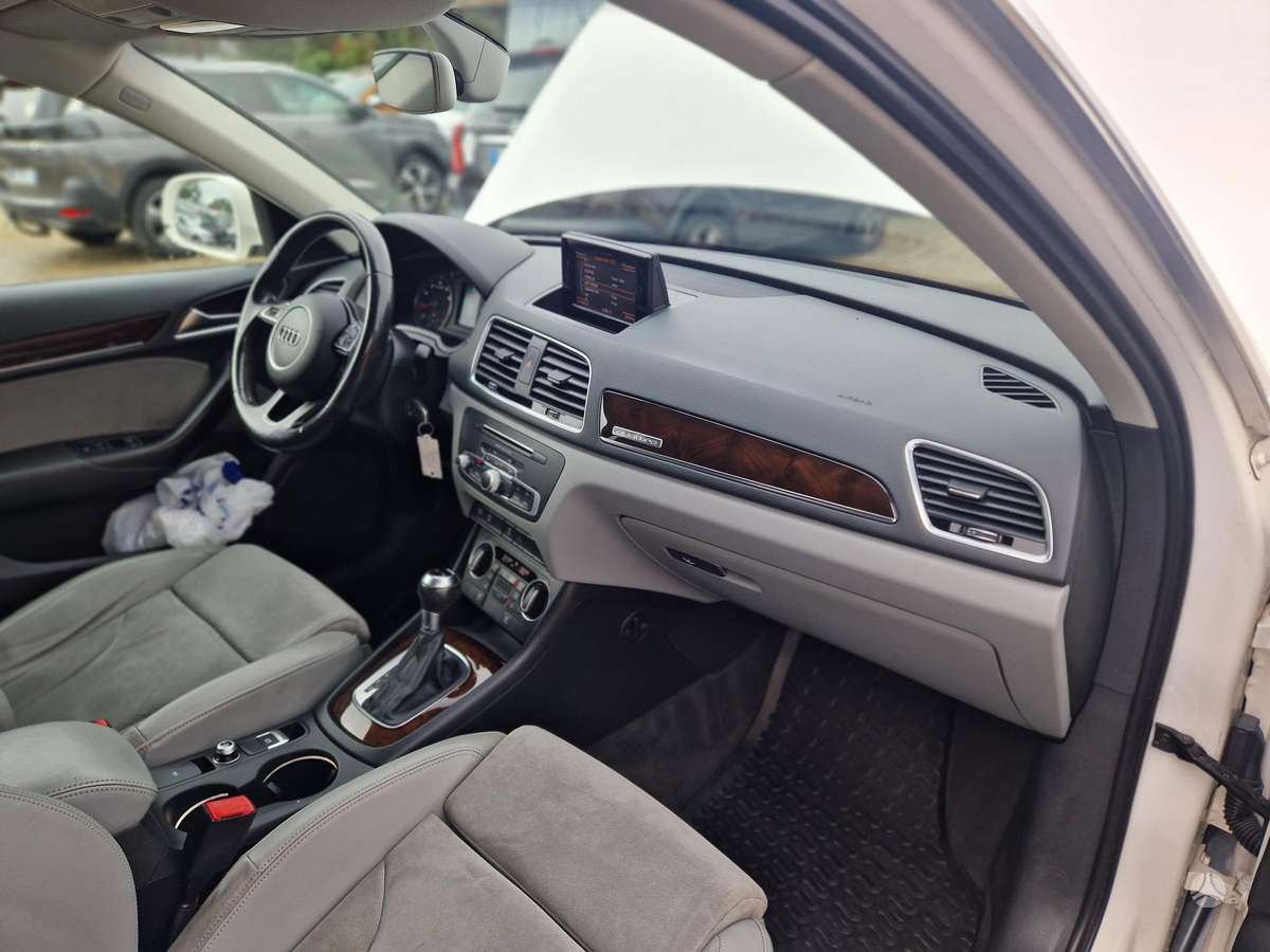 Audi Q3, 2.0 l., Внедорожник / Кроссовер