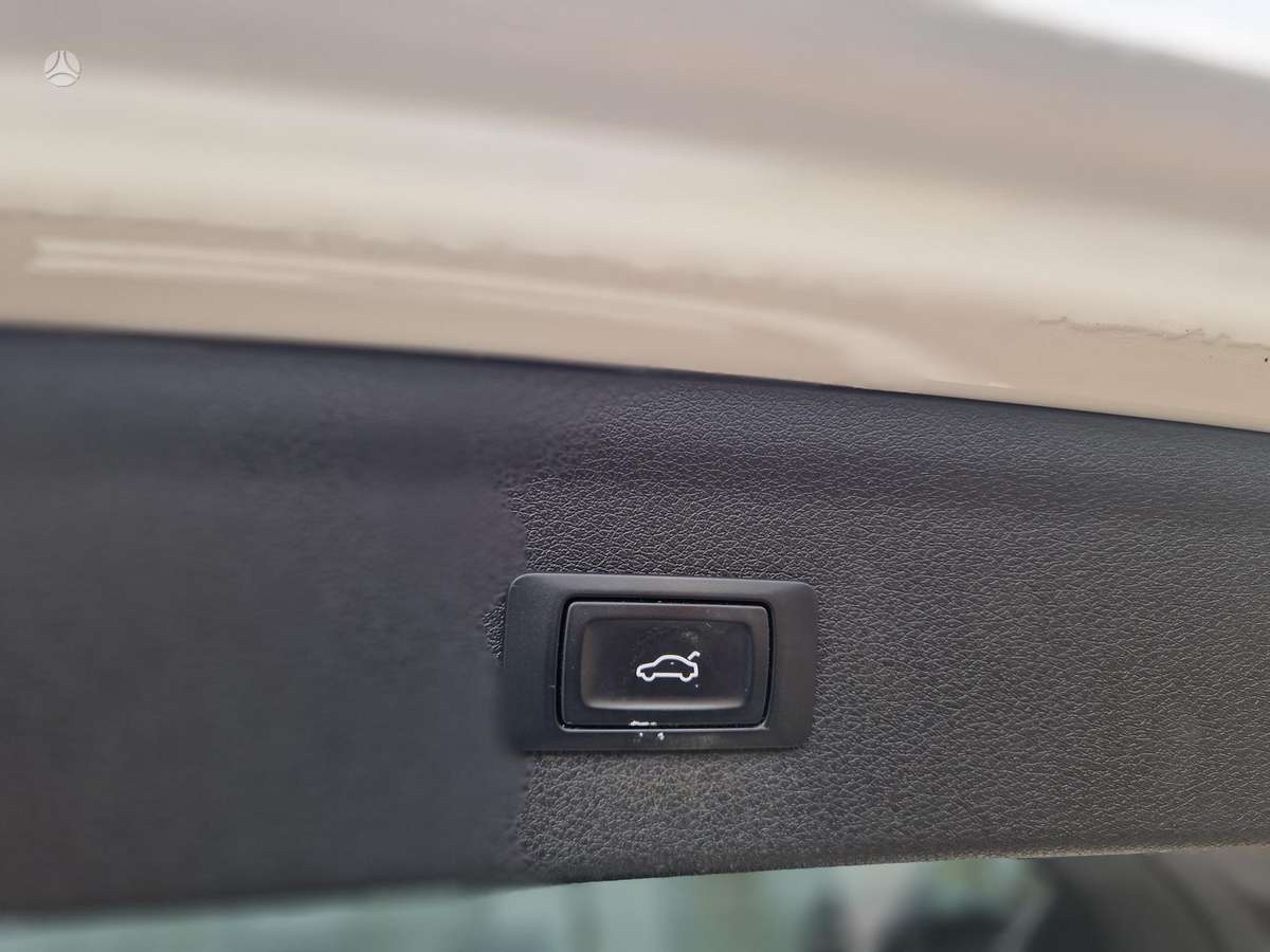 Audi Q3, 2.0 l., Внедорожник / Кроссовер