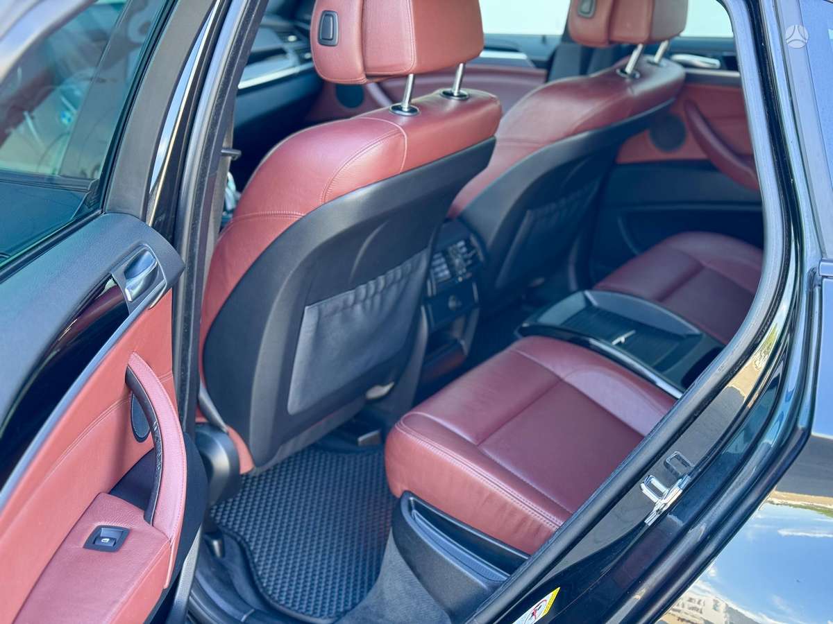 BMW X6, 3.0 l., off-road / crossover