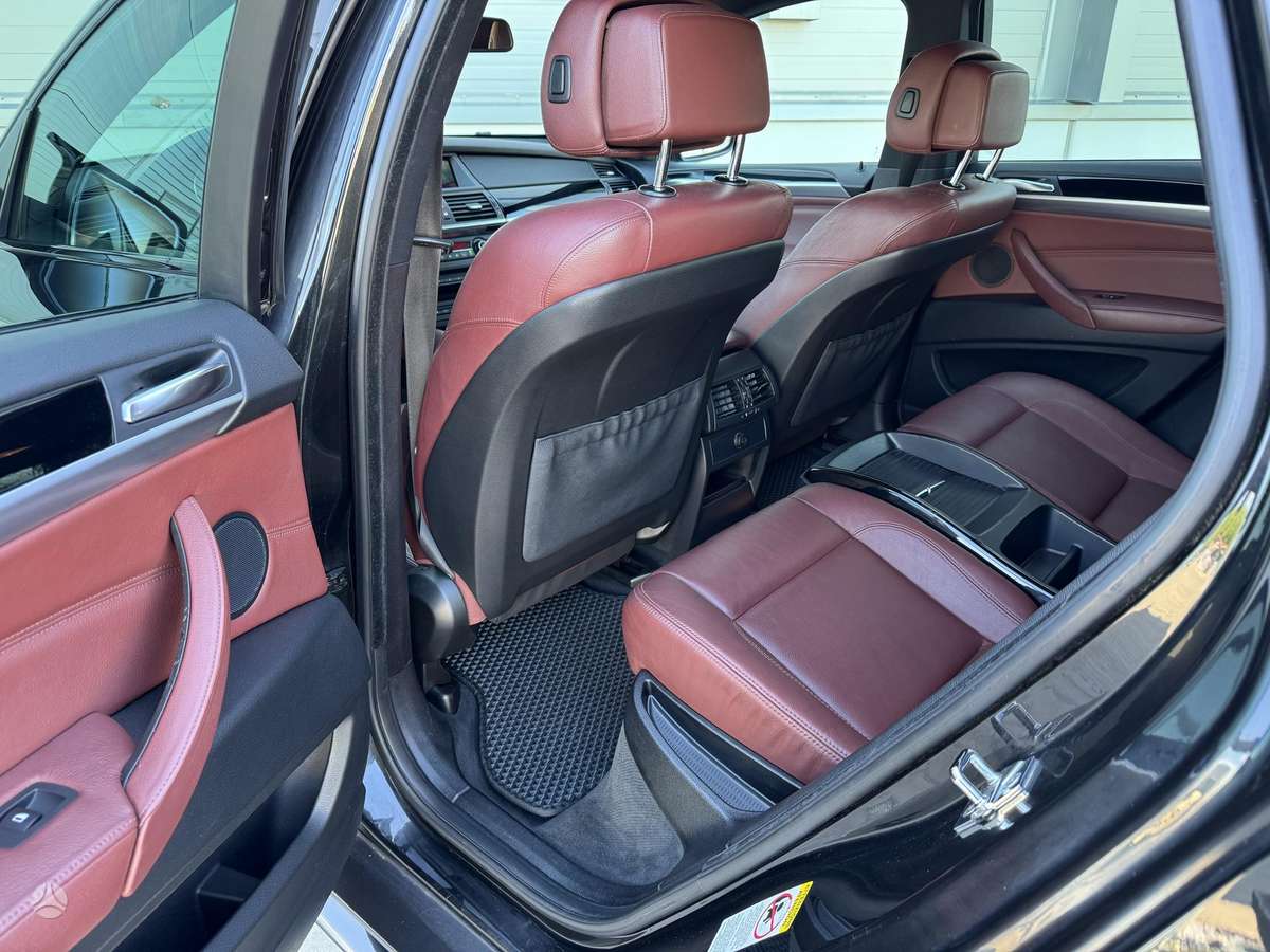 BMW X6, 3.0 l., off-road / crossover