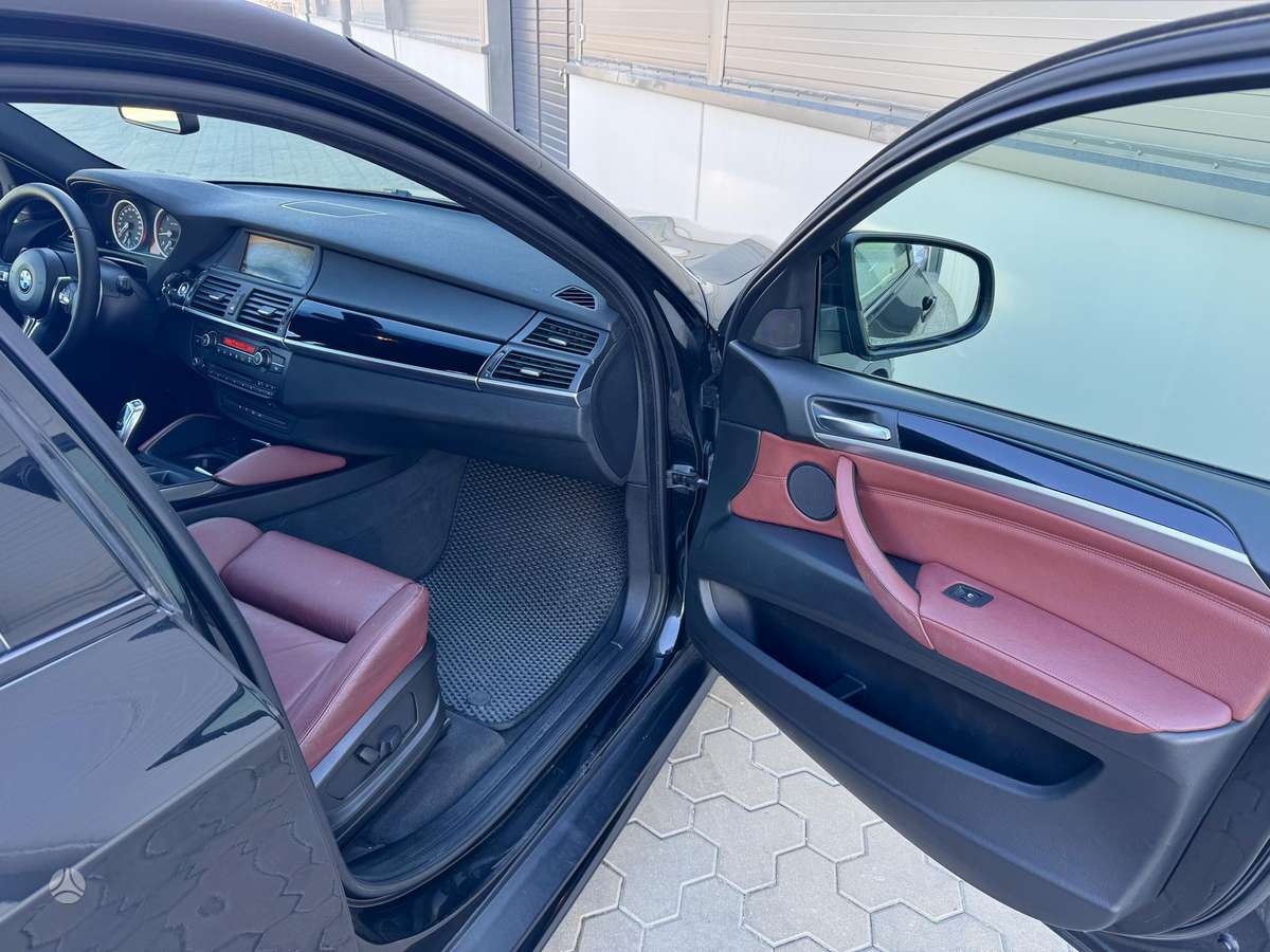 BMW X6, 3.0 l., off-road / crossover