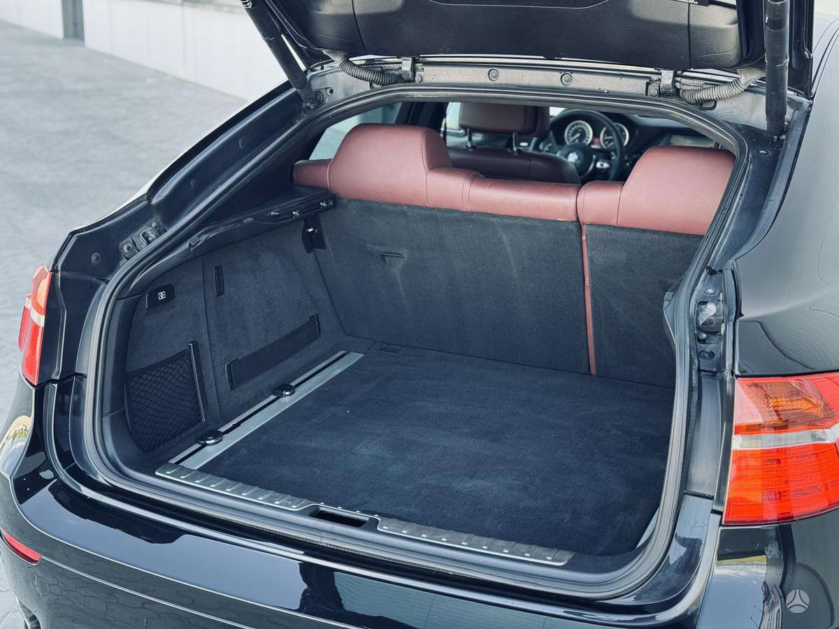 BMW X6, 3.0 l., off-road / crossover