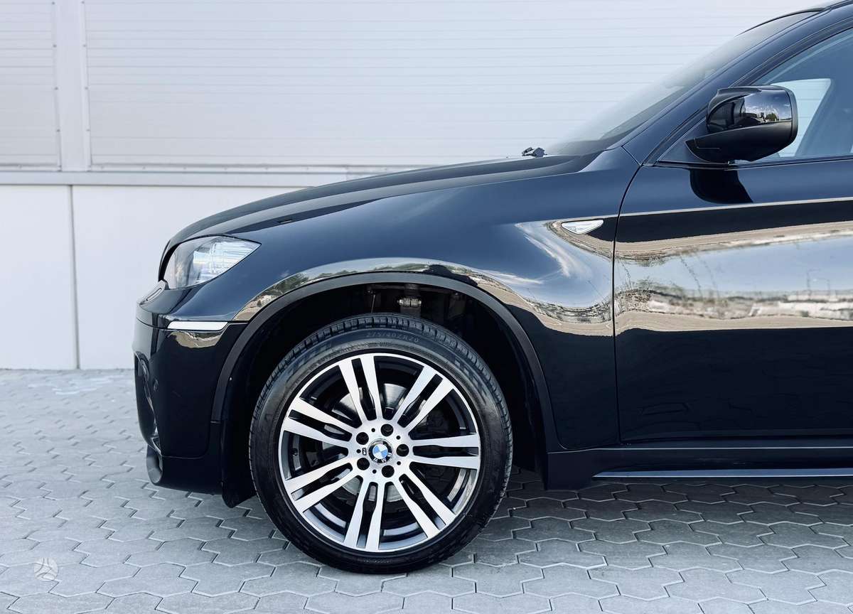 BMW X6, 3.0 l., off-road / crossover