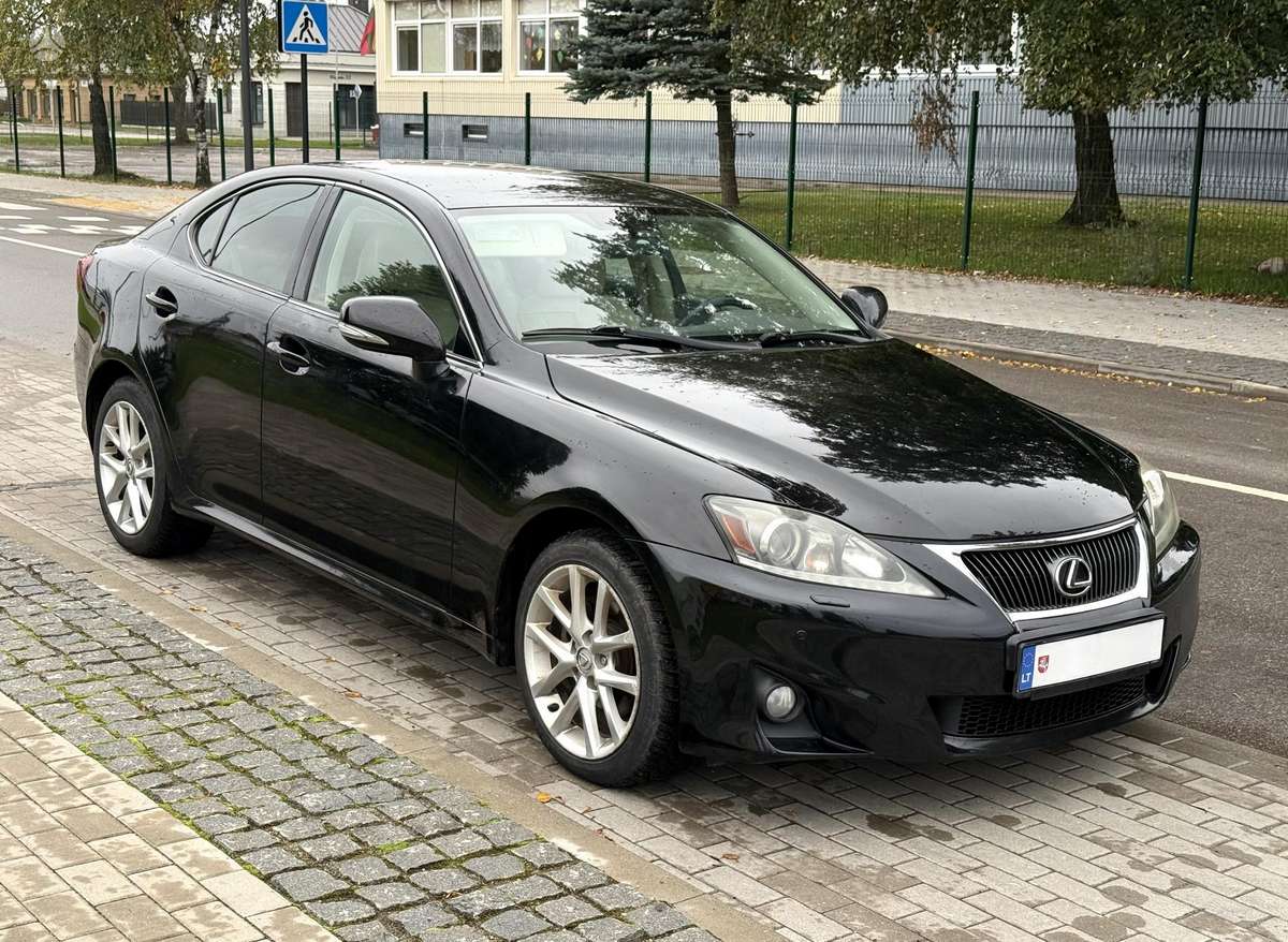 Lexus IS 220, 2.2 l., Седан