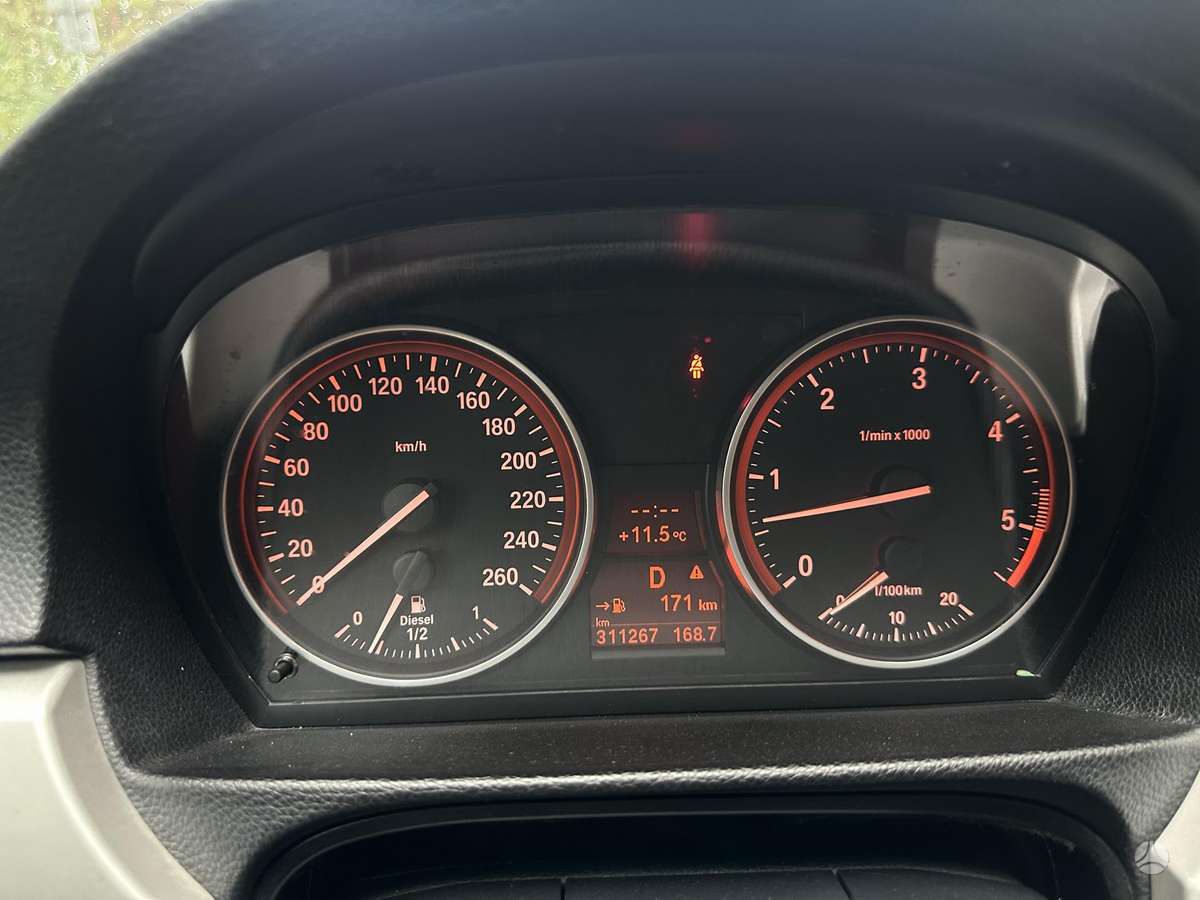 BMW 325, 3.0 l., wagon
