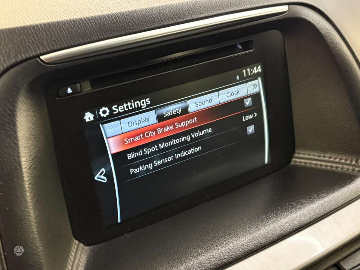 Mazda CX-5, 2.2 l., off-road / crossover