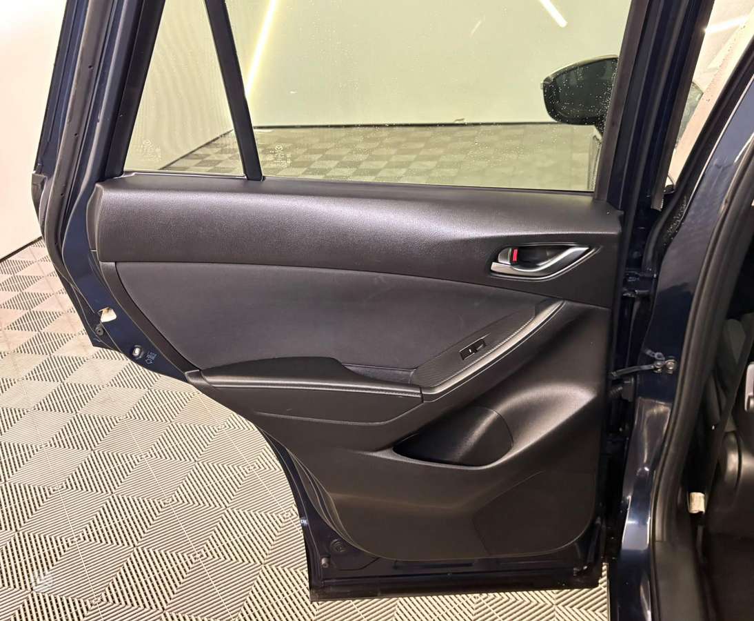Mazda CX-5, 2.2 l., off-road / crossover