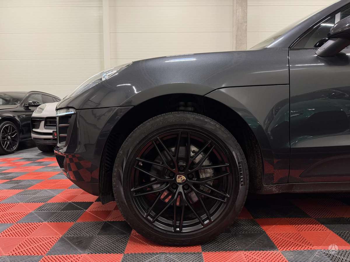 Porsche Macan, 2.9 l., off-road / crossover