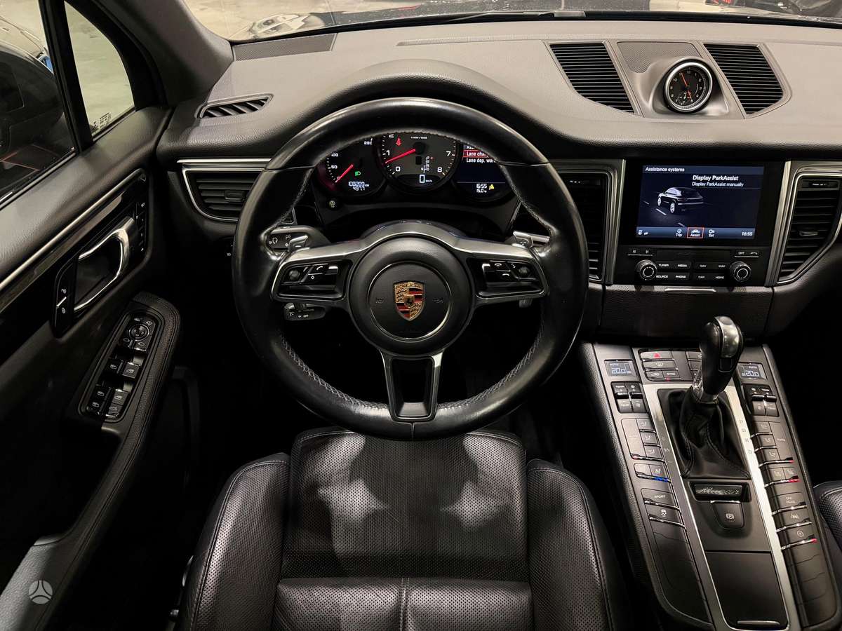 Porsche Macan, 2.9 l., off-road / crossover