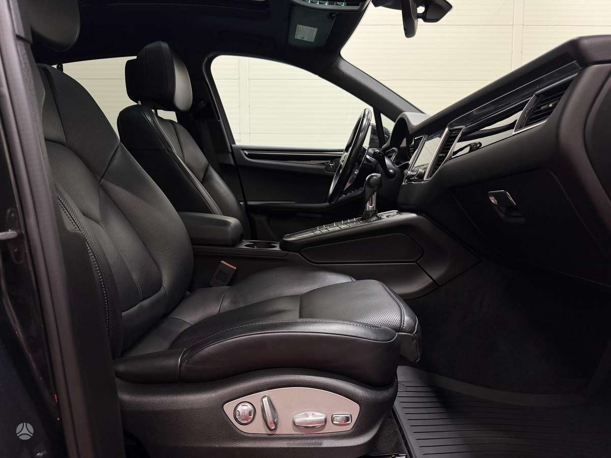 Porsche Macan, 2.9 l., off-road / crossover