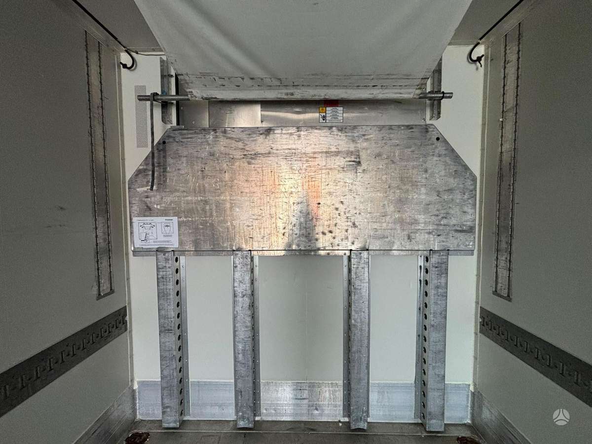 Krone SDR 27, refrigerated