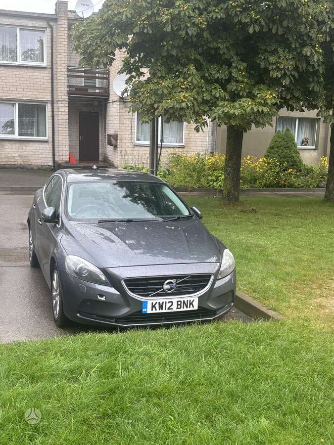Volvo V40, 1.6 l., hatchback