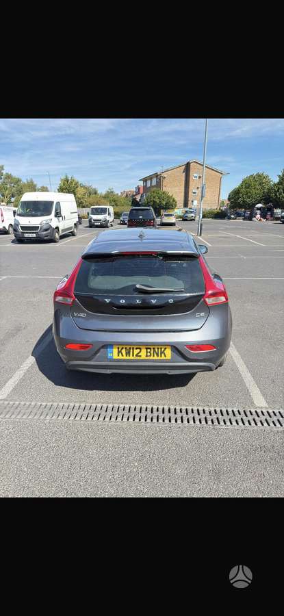 Volvo V40, 1.6 l., hatchback