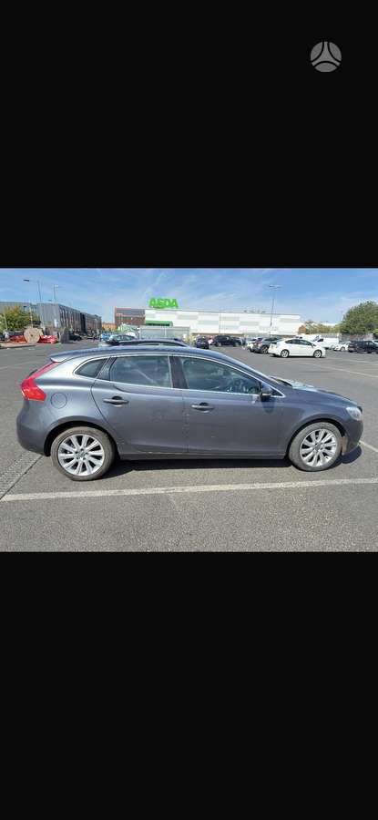 Volvo V40, 1.6 l., hatchback