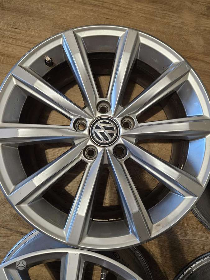 Volkswagen, light alloy, R17