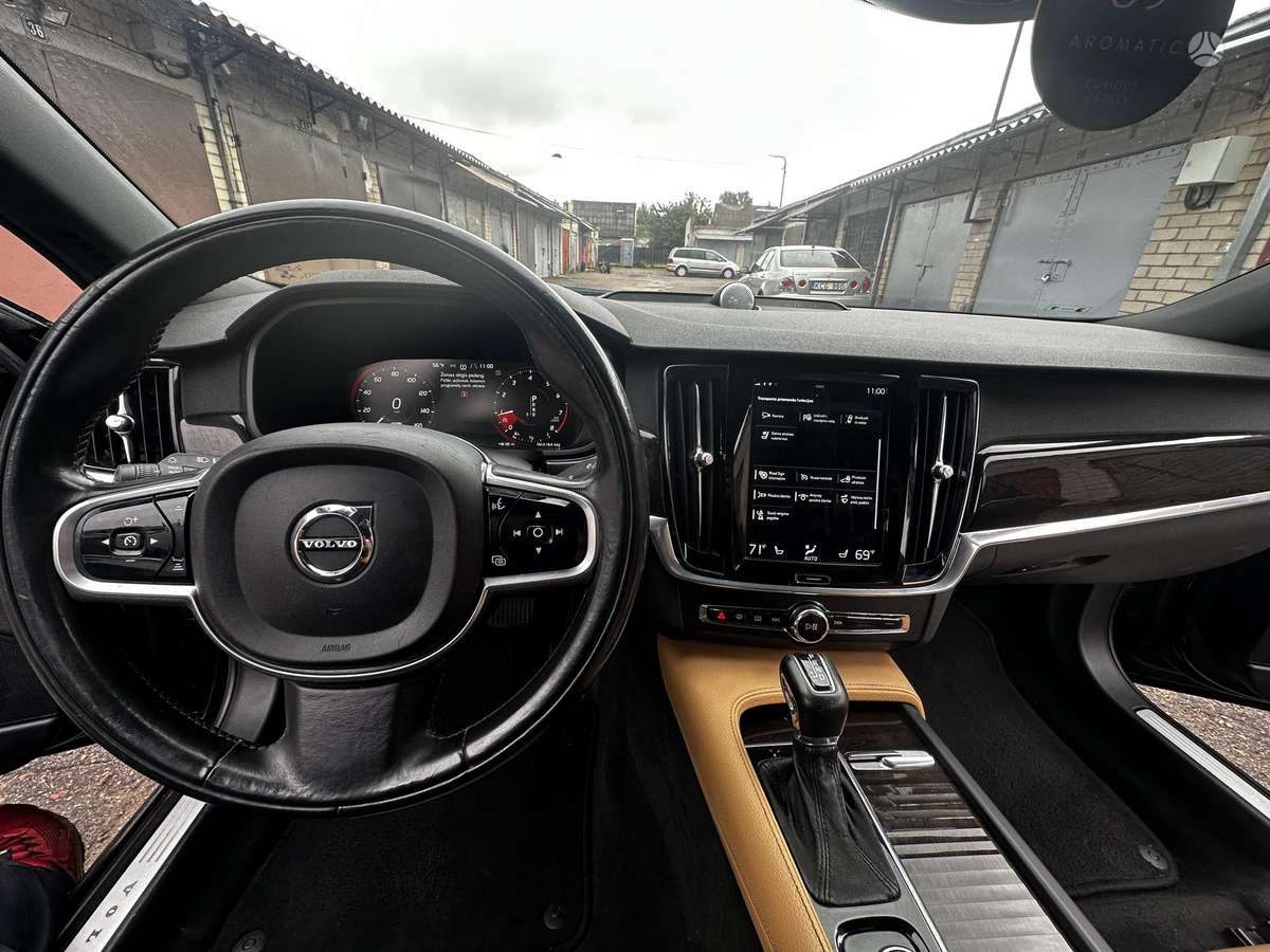 Volvo S90, 2.0 l., Седан