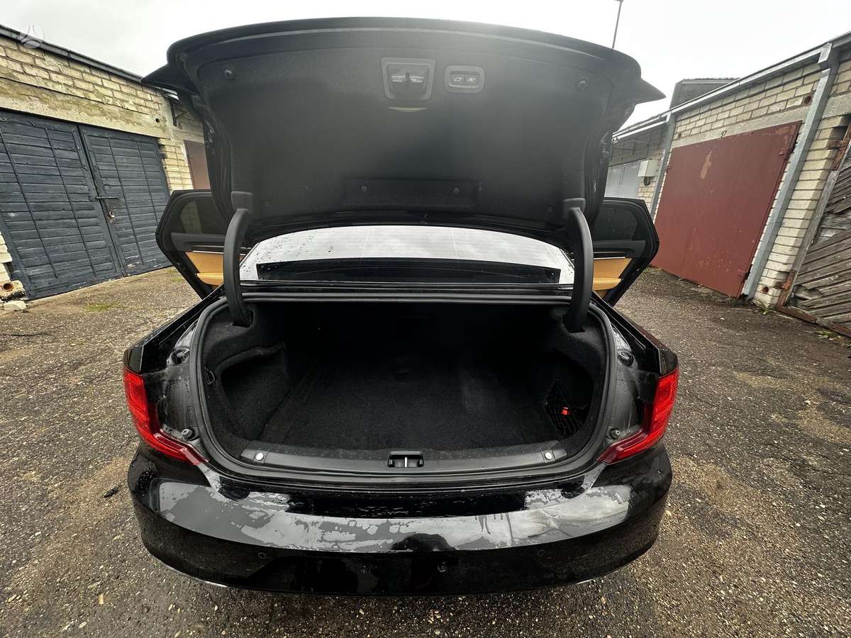 Volvo S90, 2.0 l., Седан
