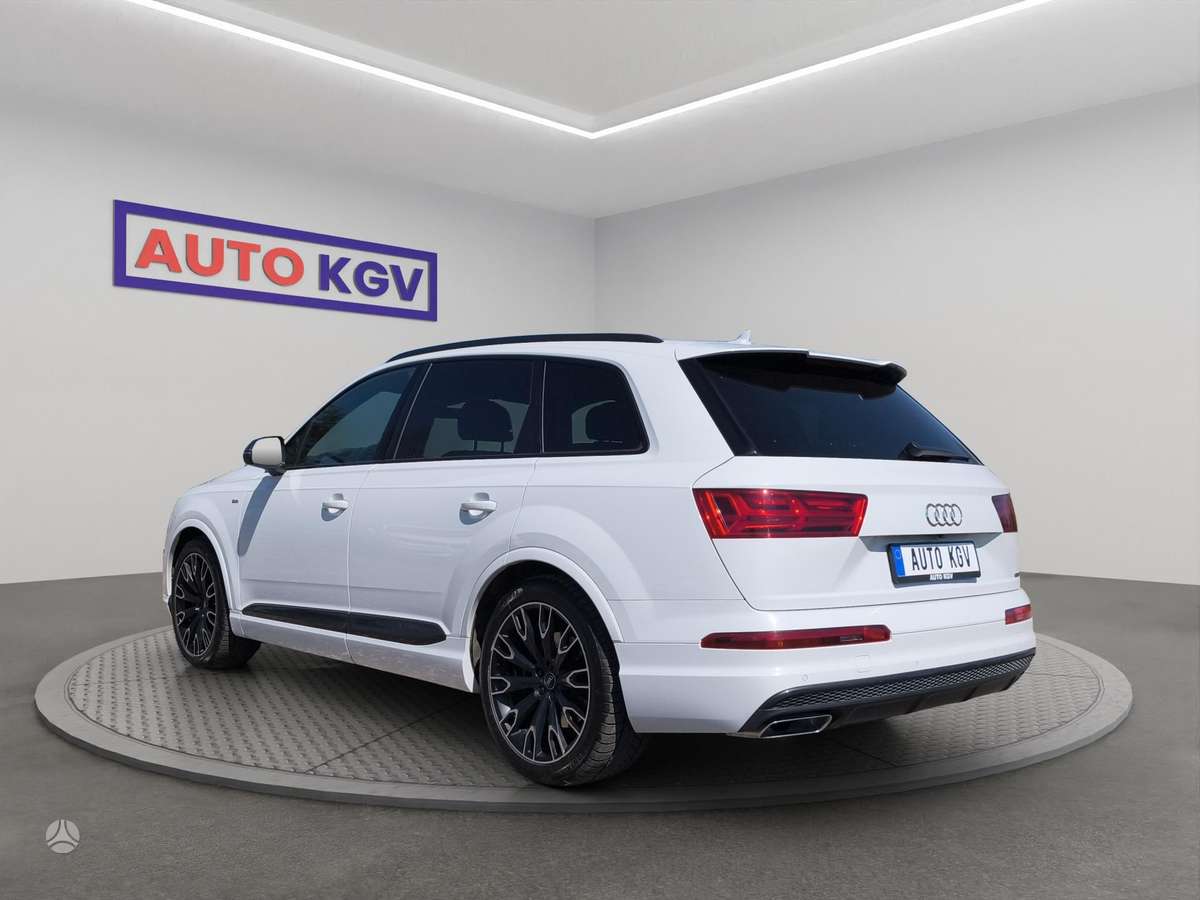 Audi Q7, 3.0 l., off-road / crossover