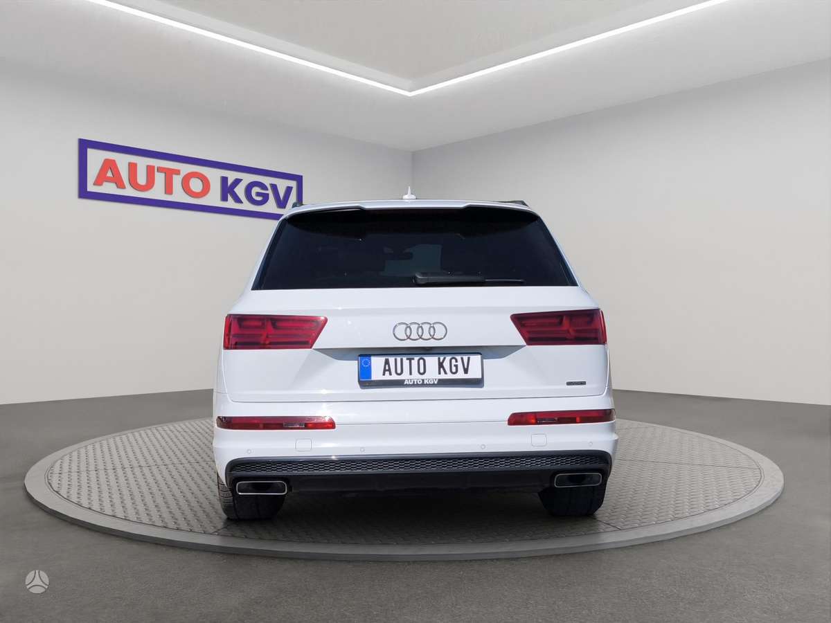 Audi Q7, 3.0 l., off-road / crossover