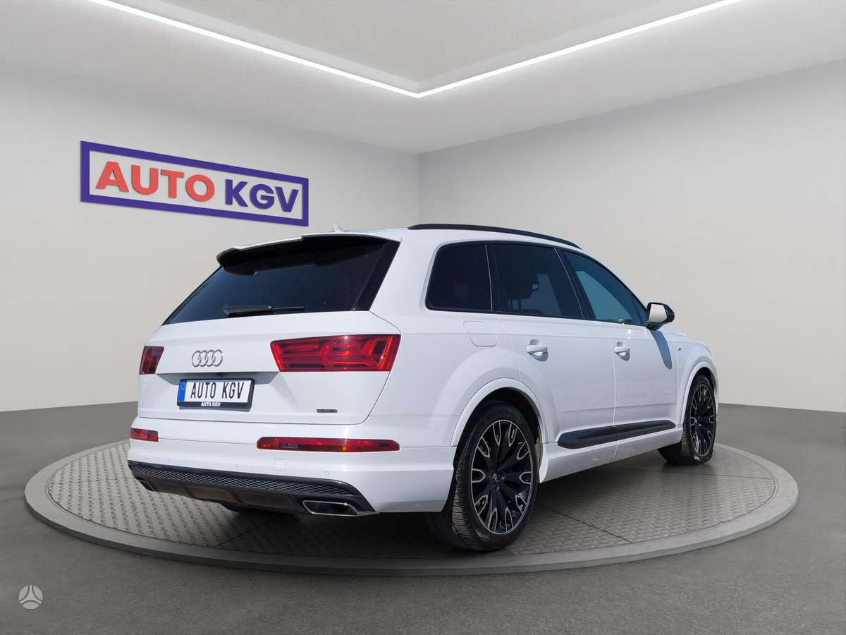Audi Q7, 3.0 l., off-road / crossover