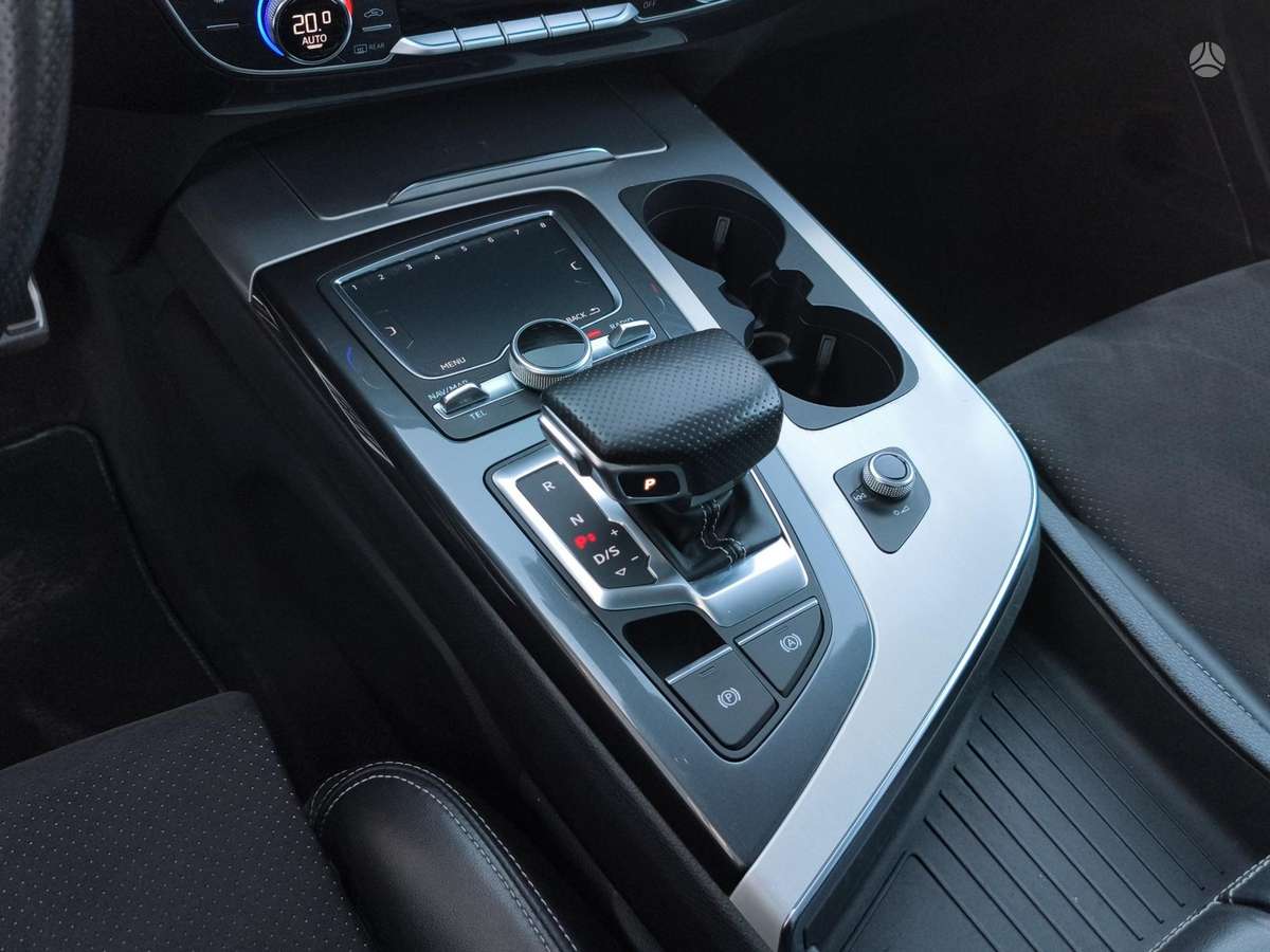 Audi Q7, 3.0 l., off-road / crossover