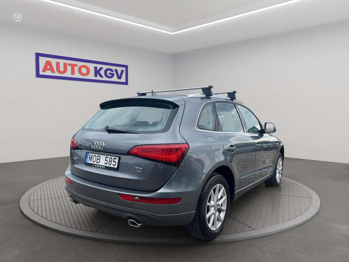 Audi Q5, 3.0 l., off-road / crossover