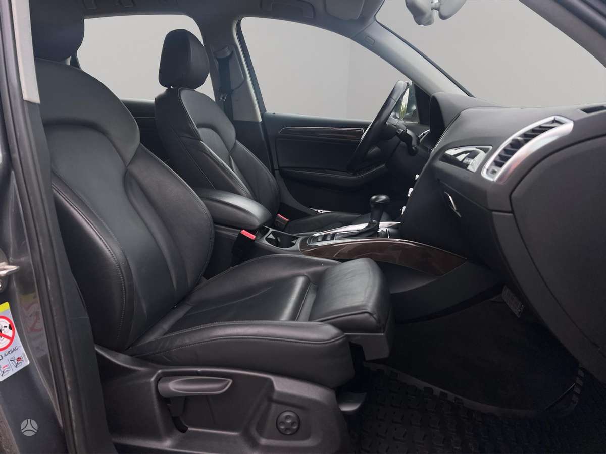 Audi Q5, 3.0 l., off-road / crossover