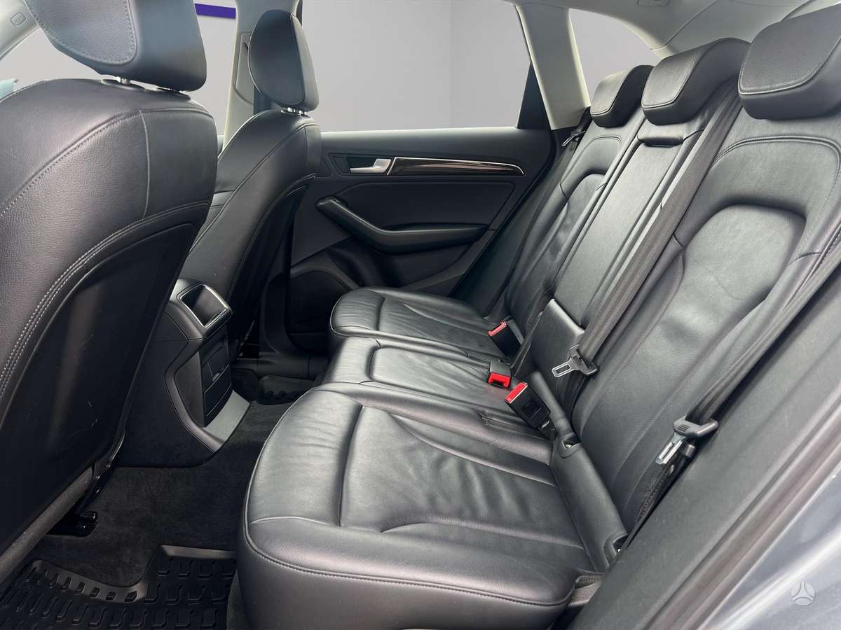 Audi Q5, 3.0 l., off-road / crossover