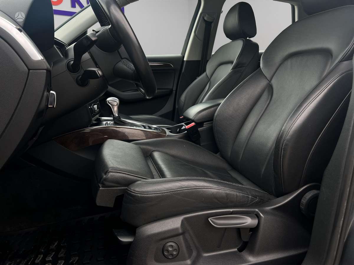 Audi Q5, 3.0 l., off-road / crossover