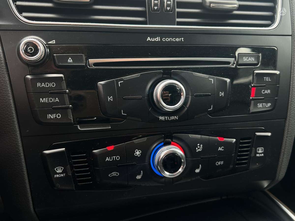 Audi Q5, 3.0 l., off-road / crossover