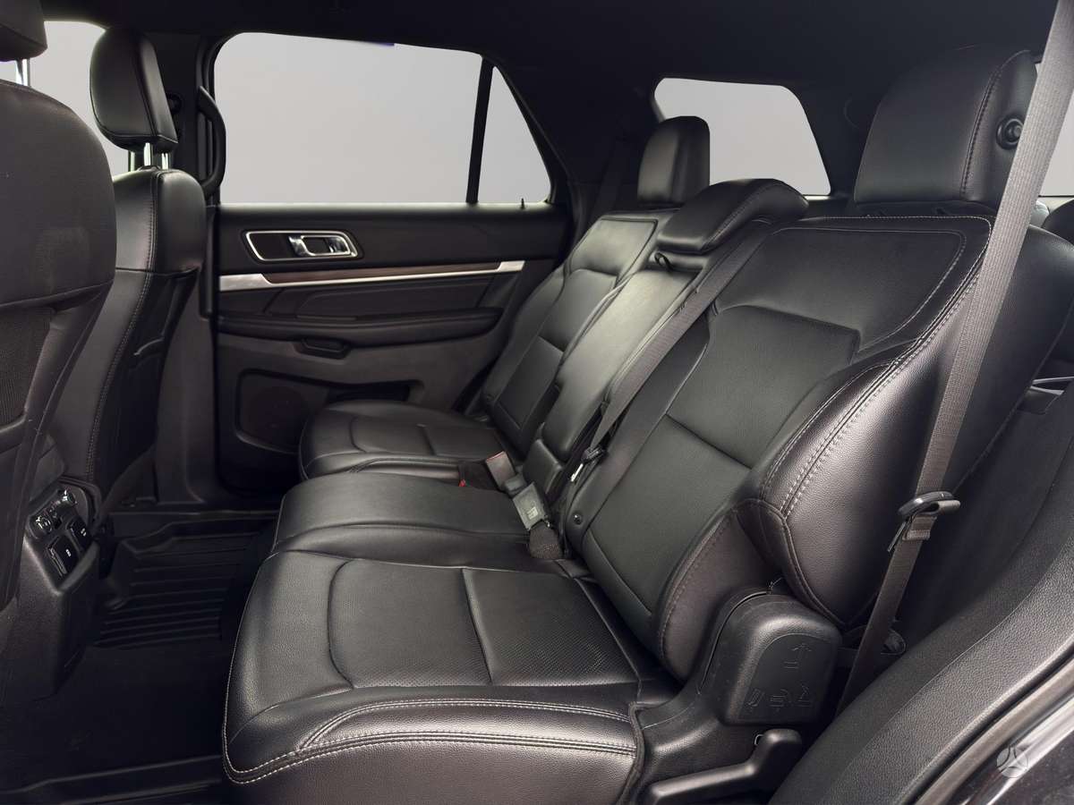 Ford Explorer, 3.5 l., off-road / crossover