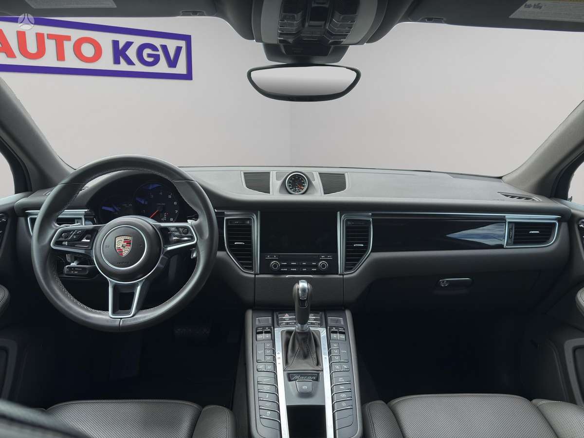 Porsche Macan, 2.0 l., off-road / crossover